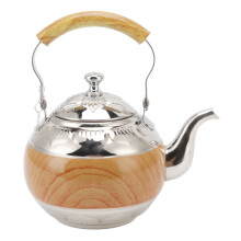 Bouilloire élégante en acier inoxydable, bec verseur raffiné pour un versement fluide, idéale pour diverses boissons, couvercle arqué, soudure