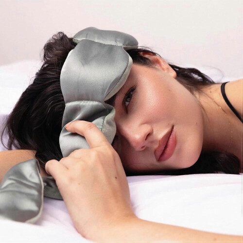 Soft Compression Silk Sleep Mask for Travel, Adjustable Size, Light Blocking, Comfortable Design, Black Color 2