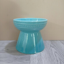 Le Creuset Cool Color Cerc miska na krmivo pre psov, miska na vodu s protisklopnou úpravou, miska s vysokou nohou, ochranná podložka pre psov
