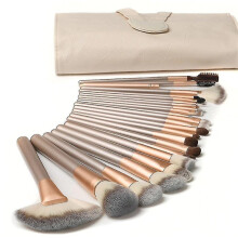 Make-up-Pinselset mit Foundation-Pinseln, Griffe aus natürlichem Bambus, perfekt für eine breite Produktpalette und präzises Auftragen, hygienisch