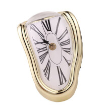 Schmelzende Uhr Dekoration, goldener Tischwecker aus Kunststoff für Büro 145x175x115 mm