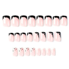 Ongles carrés moyens à la française, en ABS de qualité pour un résultat professionnel, parfaits pour la Saint-Valentin, les bals de promo et les