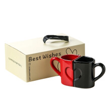 Pack of 2 Ergonomic Handle Ceramic Mugs with Heart-black red