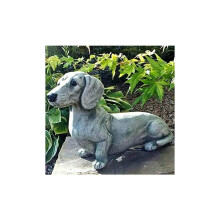 Dackelstatue, berührende Erinnerung als Gartendekoration, kunstvoll gefertigte Skulptur aus Kunstharz mit naturgetreuem Aussehen, in verschiedenen