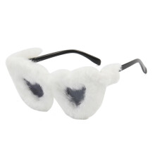 Occhiali da sole a forma di cuore per donna, occhiali da sole Y2k con bordo in peluche e design a occhi di gatto, occhiali da sole a occhi di gatto
