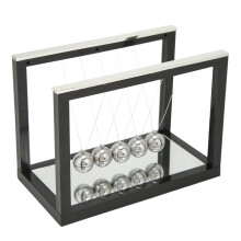 Demonstrator van de wetten van Newton, slingerballen voor stressvermindering, balansballen met een elegant en stijlvol ontwerp voor kantoor en thuis