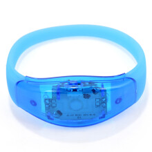 Pulseira Luminosa para Festas com Controle por Som, Pulseira de LED Piscante Ativada por Voz para Aniversários e Festas Rare, Silicone com Mudança