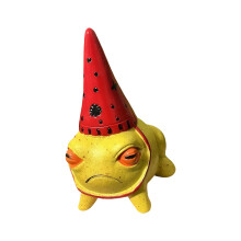 Figurine de grenouilles amusante avec chapeau-grenouille jaune