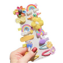 Barrettes en forme de fruits, élégantes et confortables à porter, idéales pour l'école. Elles sont dotées de pinces à cheveux en métal
