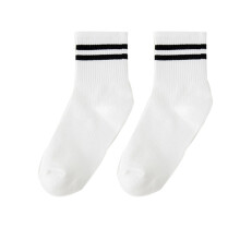 Dames sokken, gestreepte sportsokken tot halverwege de kuit, gemaakt van een zachte en lichte katoenmix, vintage slouch design, comfortabele pasvorm.