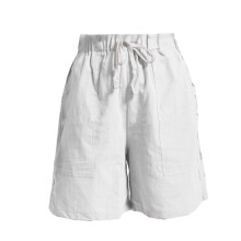 Pantaloncini traspiranti e leggeri da donna, in morbido e delicato cotone, lavabili in lavatrice. Comodi bermuda con coulisse.