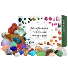 Kristallen adventskalender met 24 vakjes en echte exemplaren voor het aftellen naar de adventstijd. Natuurlijke mineralen en kristallen voor