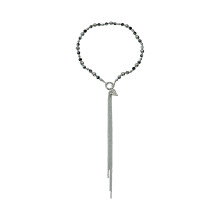 Moderner Symbolschmuck mit dynamischen Bewegungsketten und