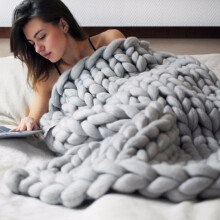 Elegant Couch Sofa Bed Accessory, Skin Friendly Chunky Throw Blanket, Handmade for Durability and Softness, Merino Wool Ensures Natural Elasticity