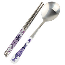 Conjunto de talheres de aço inoxidável, com colheres e pauzinhos, design portátil e elegante, fácil de limpar, ideal para casamentos.