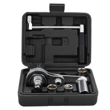 Compact 30.5 cm torque multiplier wrench for car maintenance and tire changing