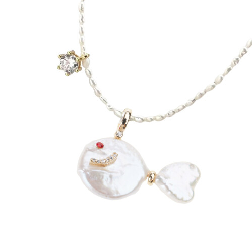 Genuine Pearls Fish Design Necklace Adorned-Catch the tail