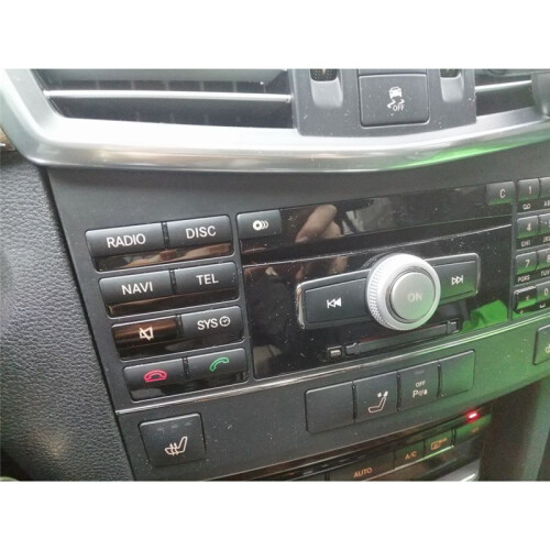 Car Center Console CD Multimedia Button Ram Cover Sticker för   E Class W212 2010-2011(Svart) 2