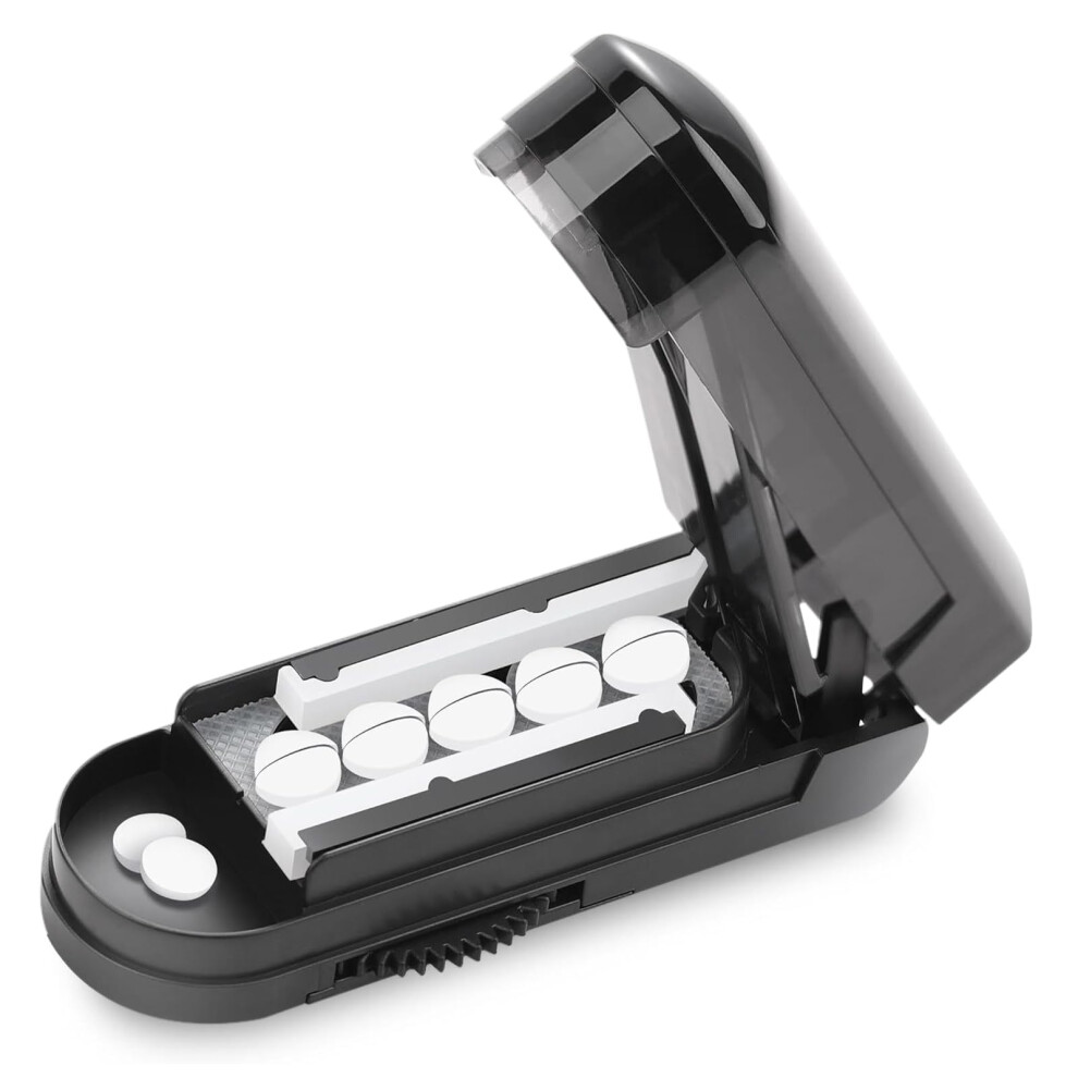 Black Tablet Divider, Pill Cutter With Compartments And Blade Protection (Black)