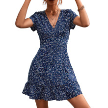 Vestido feminino de verão em tecido respirável, modelo fluido para praia, com decote em V, bolsos, corte justo, estampa floral e mangas com