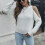 Modischer weißer Strickpullover, ein Schulter, Rundhalsausschnitt, Damen, Größe S 1