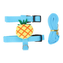 Conjunto de coleira e guia para coelho com design em formato de abacaxi, material macio, brinquedo para brincadeiras ao ar livre, coleira ajustável