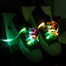 Wasserdichte LED-Licht-Schnürsenkel mit Batterie, 1 Paar, für Cosplay & Skate-Spaß