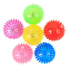 Leuchtender PVC-Hunde-Ball mit blinkendem LED, springend und stachelig – ideal zum Spielen und Apportieren
