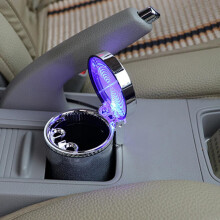 Autoschmuckascher mit LED-Licht, Belüfteter Zigaretten- und Zigarrenkupfer, Kunststoff