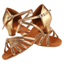 Elegante Damen-Ballsaalschuhe mit klassischem Flechtmuster. Anspruchsvolle Salsa-Schuhe mit stabilem kubanischem Absatz für lateinamerikanische