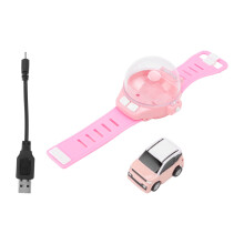 Orologio giocattolo con auto telecomandata e luce LED, controllo a infrarossi a lungo raggio 2.4GHz fino a 30M, mini auto da corsa, ricarica USB,