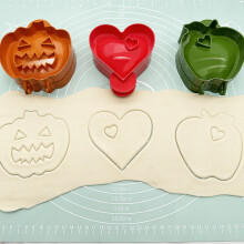 Set di 3 stampi mini torta di Halloween - Forma zucca, cuore e mela per dolci