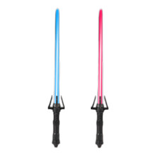 Espadas iluminadas para crianças, conjunto de sabre duplo com efeitos sonoros e sensor de movimento que brilham no escuro, com cabo telescópico.