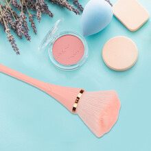 Large Fluffy Pink Makeup Brush Strong Powder Grip Soft Rich Bristles