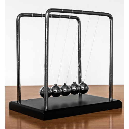 RED5 Newton's Cradle Five Pendulum Classic Physics Swinging Executive Desk Toy 1