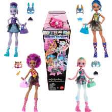 Monster High Buried Secrets Dolls and Accessories, Cozy Creepover Theme with Mystery Doll and 5 Unboxing Surprises (Characters May Vary), HYV64