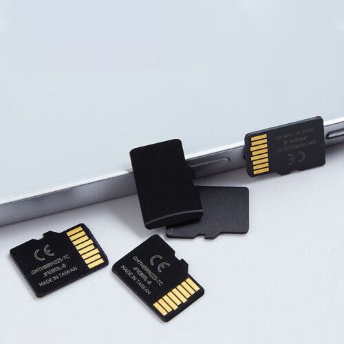 Micro SD kort med etui Black 2