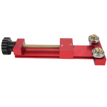 Oil Filter Cutting Tool, Zinc Alloy WearResistant Cutter, Fits 13/4in to 53/4in Oil Filters, Red