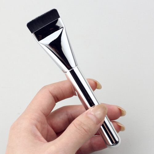 Foundation-Pinsel mit flachem Kopf, 1