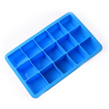 Reusable Silicone Mold for Ice Making, Sturdy and Safe Construction with No-Spill Lid, Flexible Design for Easy Cube Removal, Suitable for Home