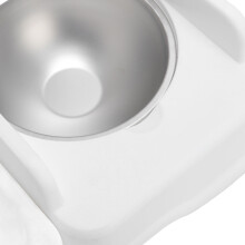 Automatischer Futter- und Wasserspender für