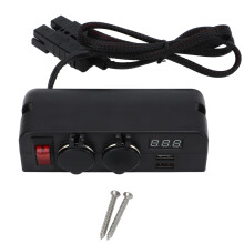 Kfz-Ladeadapter mit Schutzschalter, integriertem Digitalvoltmeter und zwei USB-Ladeanschlüssen für Boote, Wohnmobile und Lkw, digitale