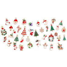 Emaillierte Anhänger für die Schmuckherstellung, vergoldete Weihnachtsbaum-Anhänger aus Legierung mit farbechter Emaille, exquisite