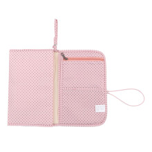 Nylon wasserdichte Wickelauflage für Babys Rosa Punkte Tragbar Reisekomfort