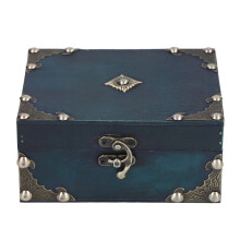 Retro Classic Design Treasure Chest, Durable Material Wooden Keepsake Box with Multipurpose Treasure Chest Functionality, Vintage Wooden Storage Box