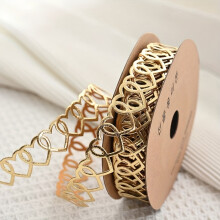 (Golden) Hohles Herz-zu-Herz-Spitzenband |1 Rolle 900 cm Backkuchen-Verpackungsband – Valentinstag-Blumenstrauß-Luftschlange