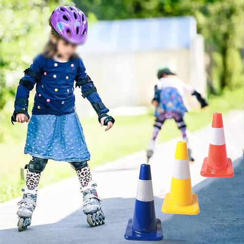 Traffic Safety Cones With Reflective Strips For  Visibility, Stackable Marker Cones, Road Warning Cones, 1 Piece 2