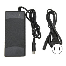 Adattatore per caricabatterie per monopattino elettrico, compatibilità versatile, alimentatore di ricambio da 42 V con resistenza alle alte
