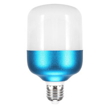 Energiebesparende technologie: flikkerende lampen met warm wit licht creëren een comfortabele omgeving voor thuis en op kantoor, inclusief