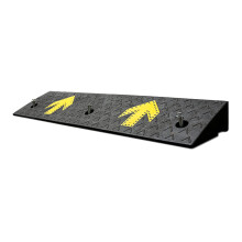 Heavy Duty Rubber Curb Ramp Black Yellow Arrow Style for Driveways Garages Cars Scooters